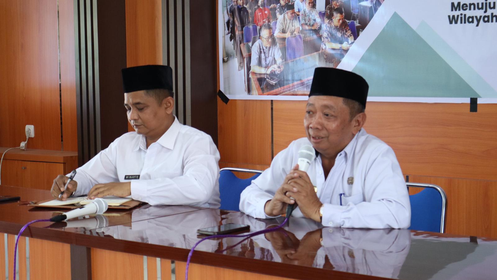 Read more about the article Pembinaan Seluruh Tenaga Pendidik oleh Kemenag Kabupaten Kuningan: Persiapan Pembangunan Zona Integritas WBK dan WBBM di MAN 2 Kuningan